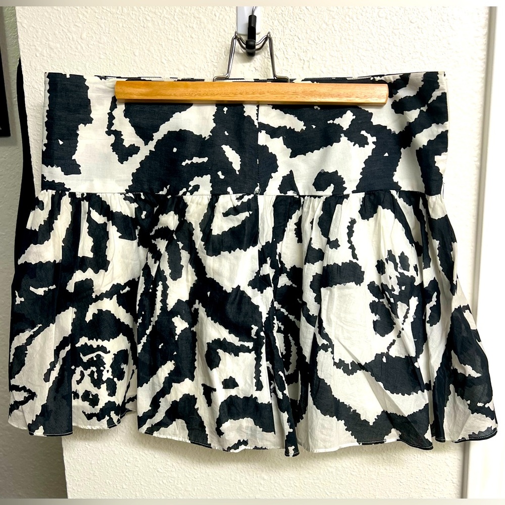 Express Studio ruffly short skirt